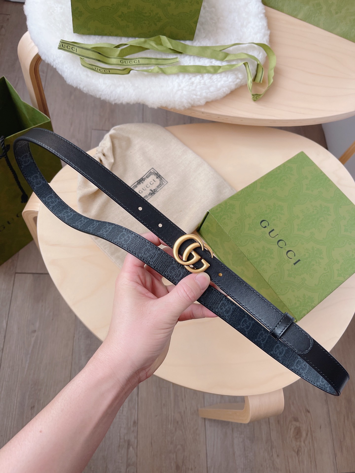 LOUIS VUITTON 루이비통 마해모 헤어플라워 니트 가디건 15