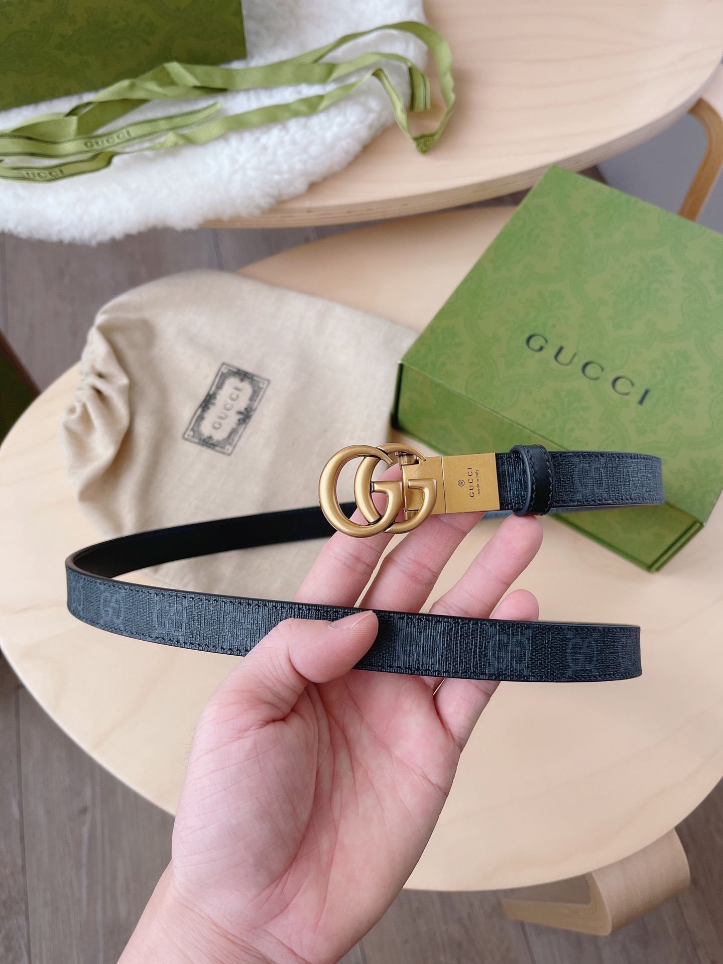 LOUIS VUITTON 루이비통 마해모 헤어플라워 니트 가디건 17