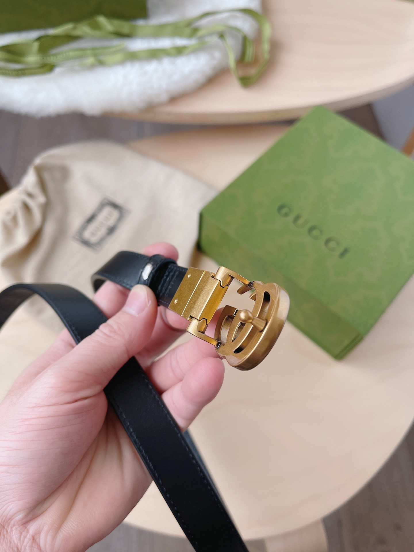 LOUIS VUITTON 루이비통 마해모 헤어플라워 니트 가디건 19