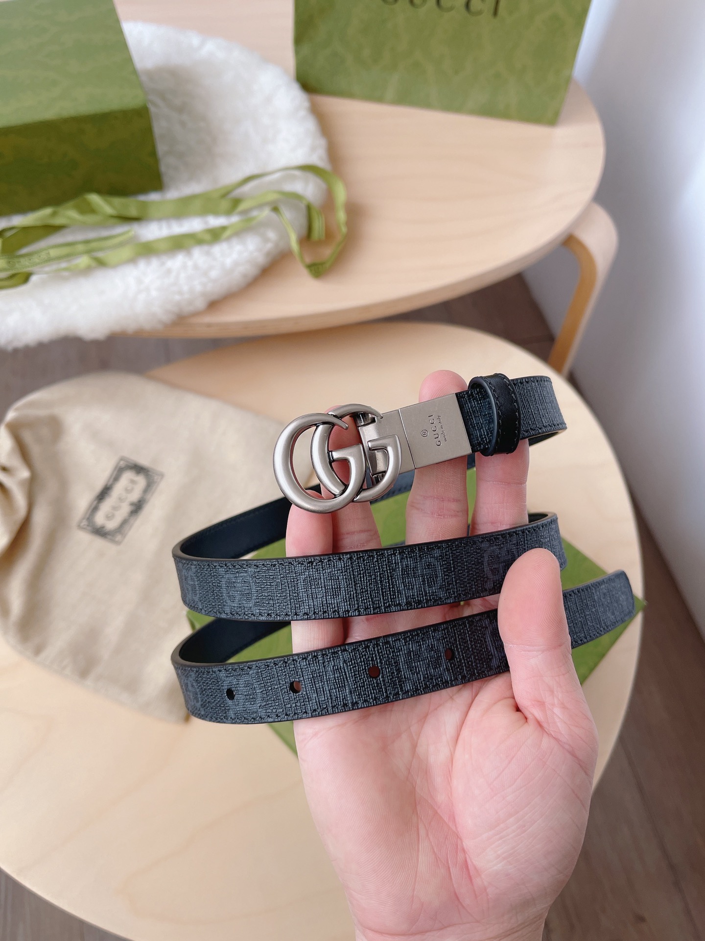 LOUIS VUITTON 루이비통 마해모 헤어플라워 니트 가디건 21