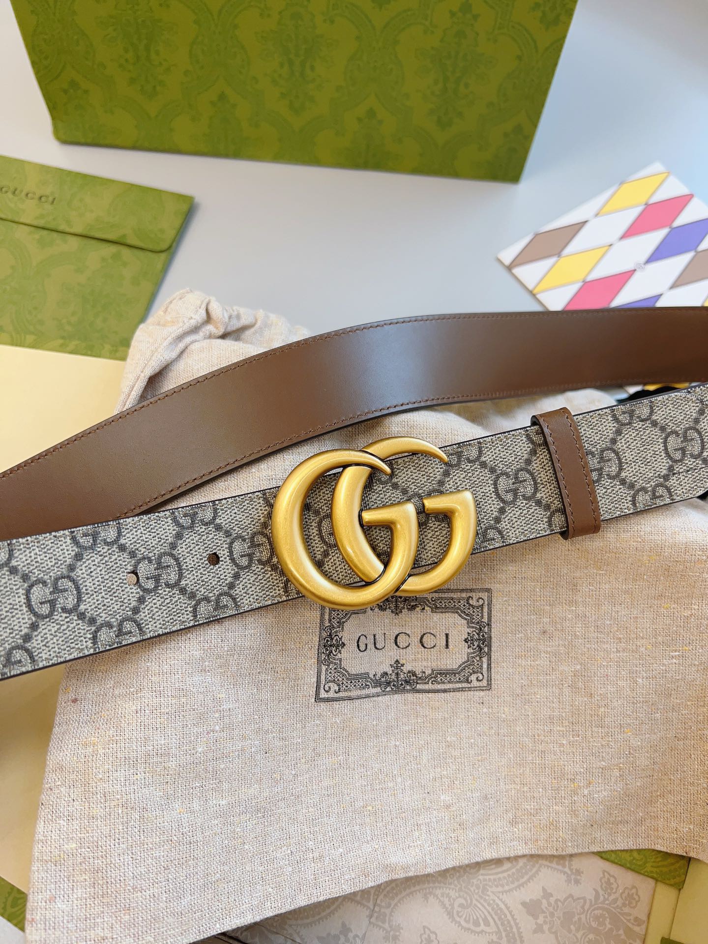 LOUIS VUITTON 루이비통 마르끄 루이비통 뎁세 회색 자수 로고 맨투맨 9