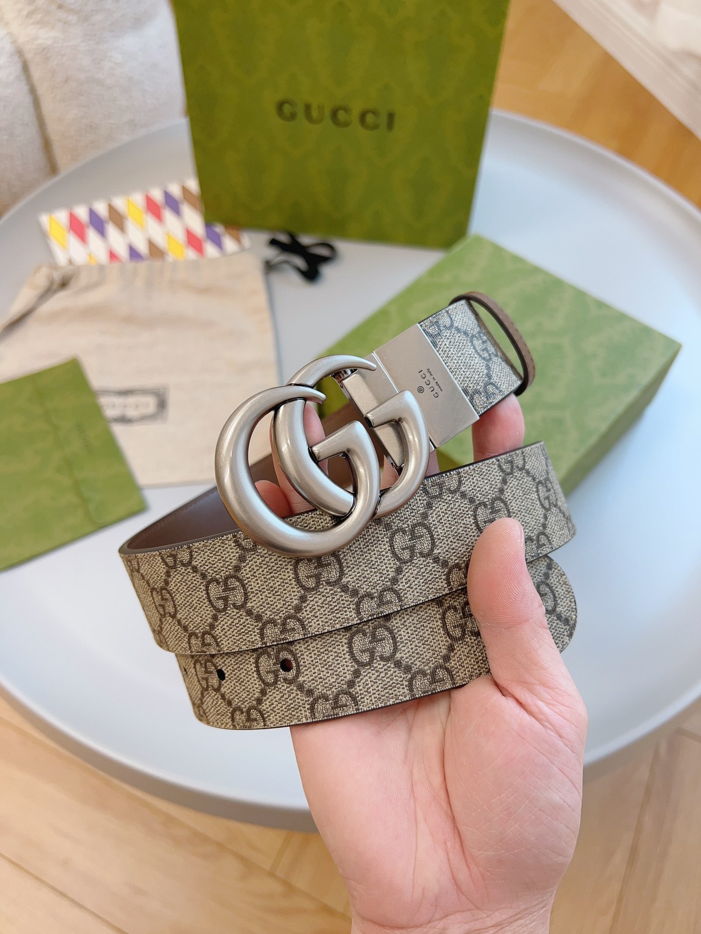 LOUIS VUITTON 루이비통 마르끄 루이비통 뎁세 회색 자수 로고 맨투맨 17