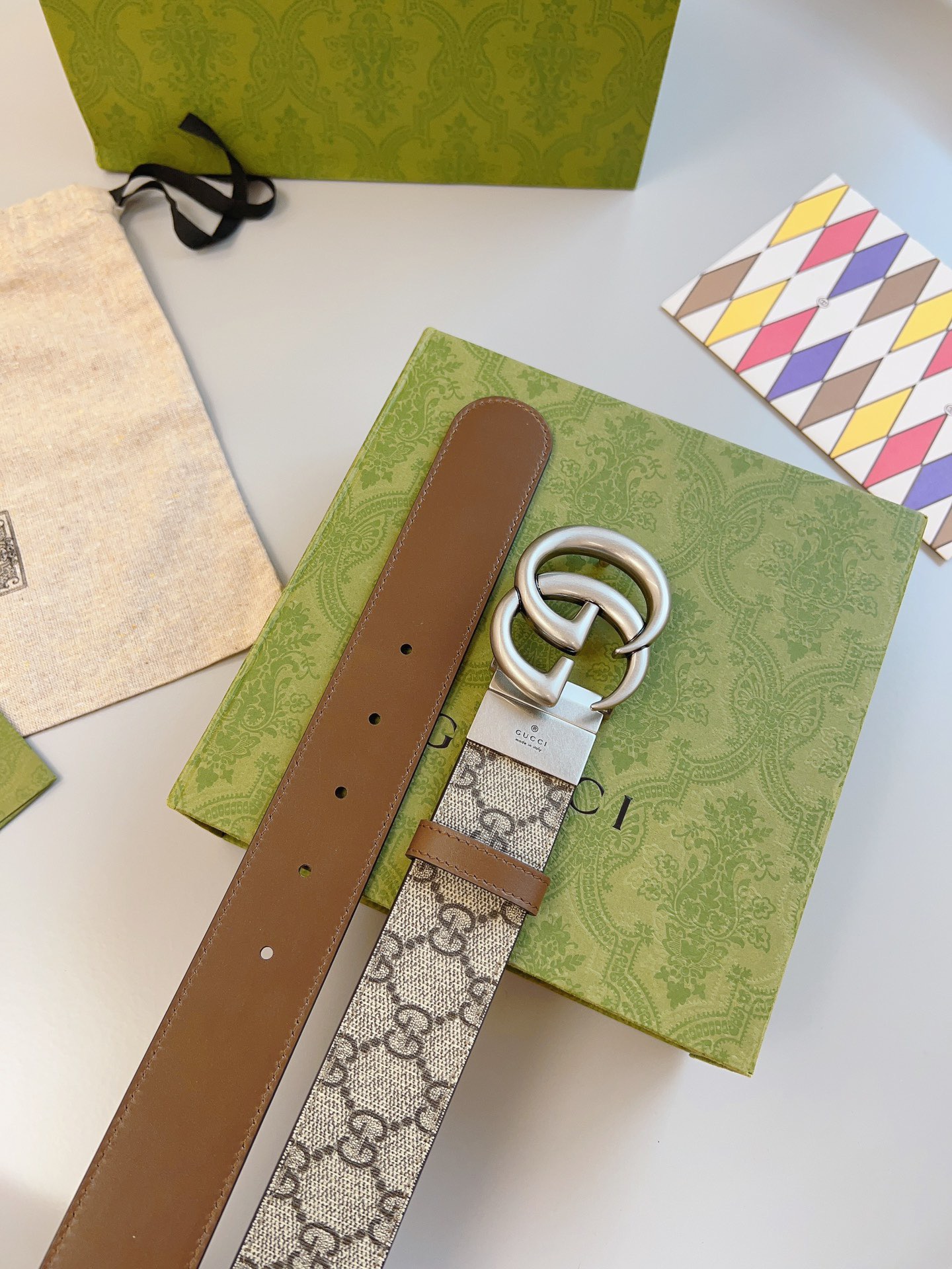 LOUIS VUITTON 루이비통 마르끄 루이비통 뎁세 회색 자수 로고 맨투맨 20