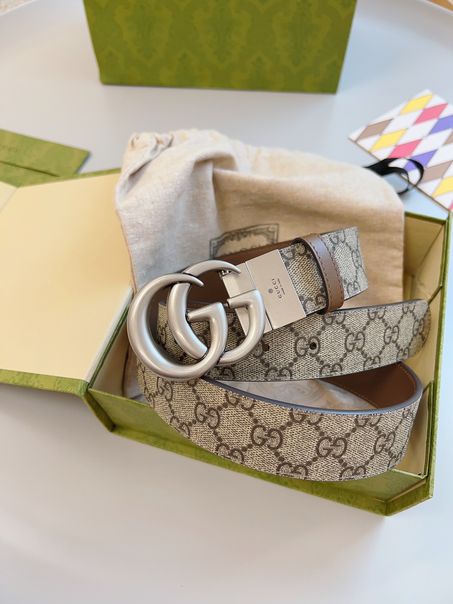 LOUIS VUITTON 루이비통 마르끄 루이비통 뎁세 회색 자수 로고 맨투맨 22