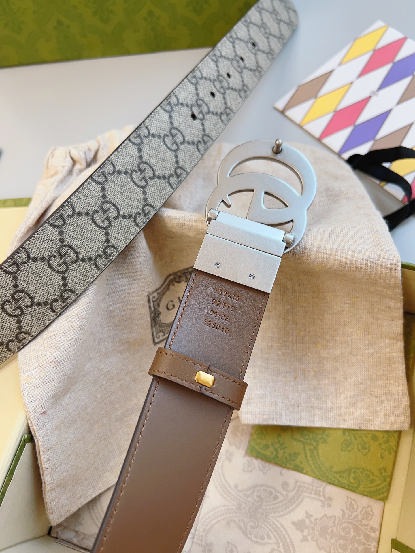 LOUIS VUITTON 루이비통 마르끄 루이비통 뎁세 회색 자수 로고 맨투맨 23