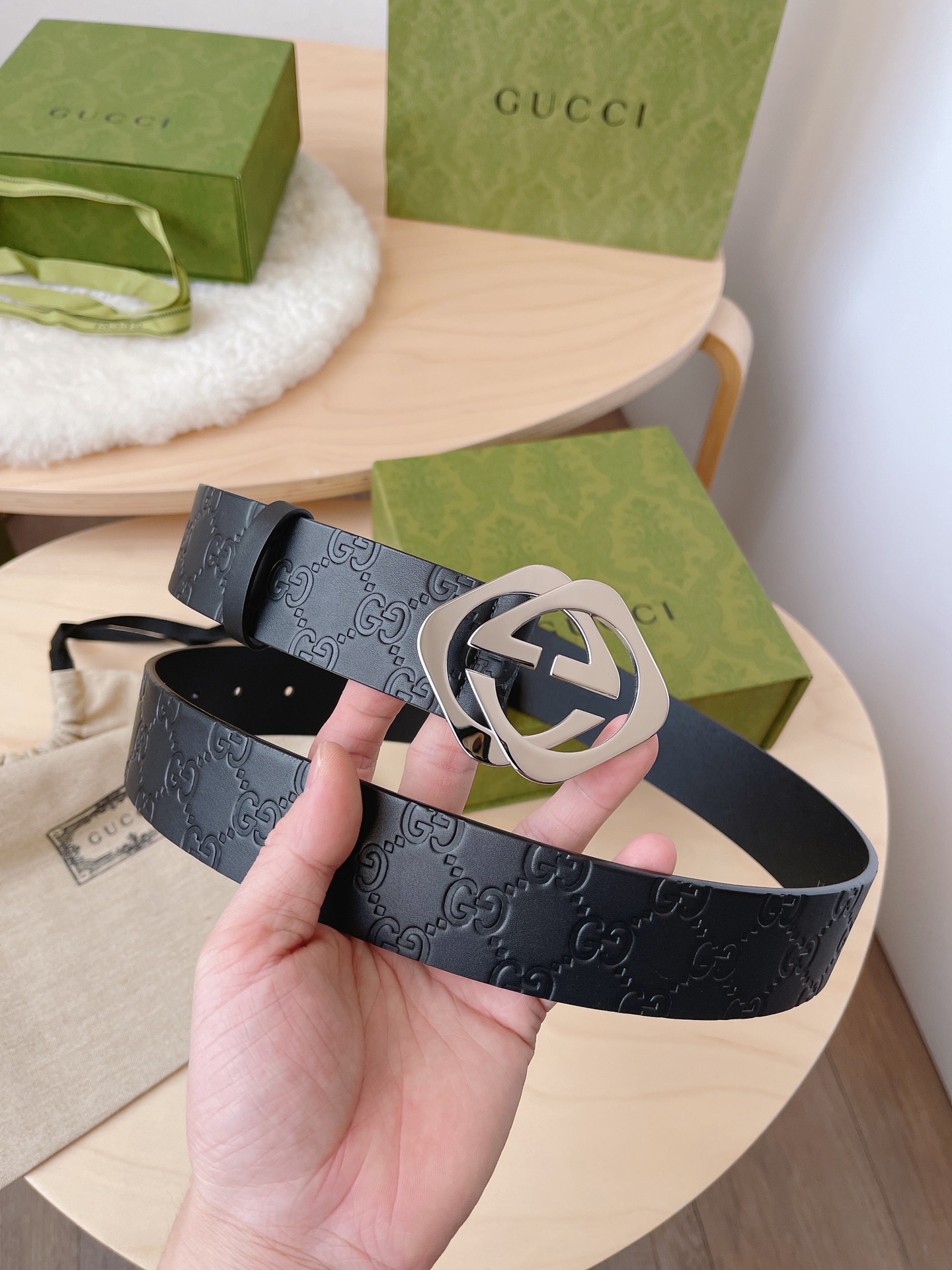 Dior 디올 퀼팅 퍼 라운드넥 가디건 3