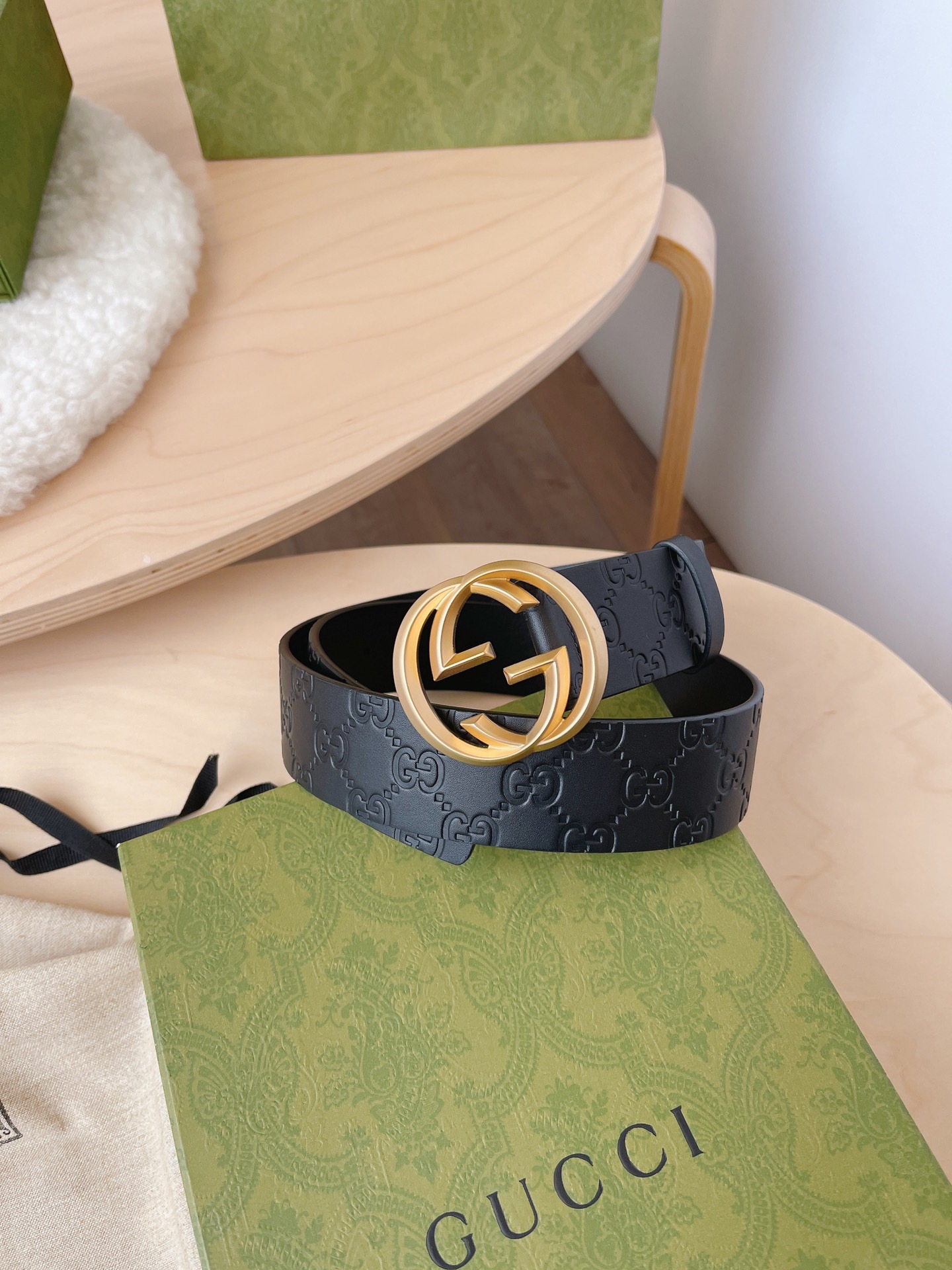 LOUIS VUITTON 루이비통 Monogram Heritage 양면 후드 니트 2