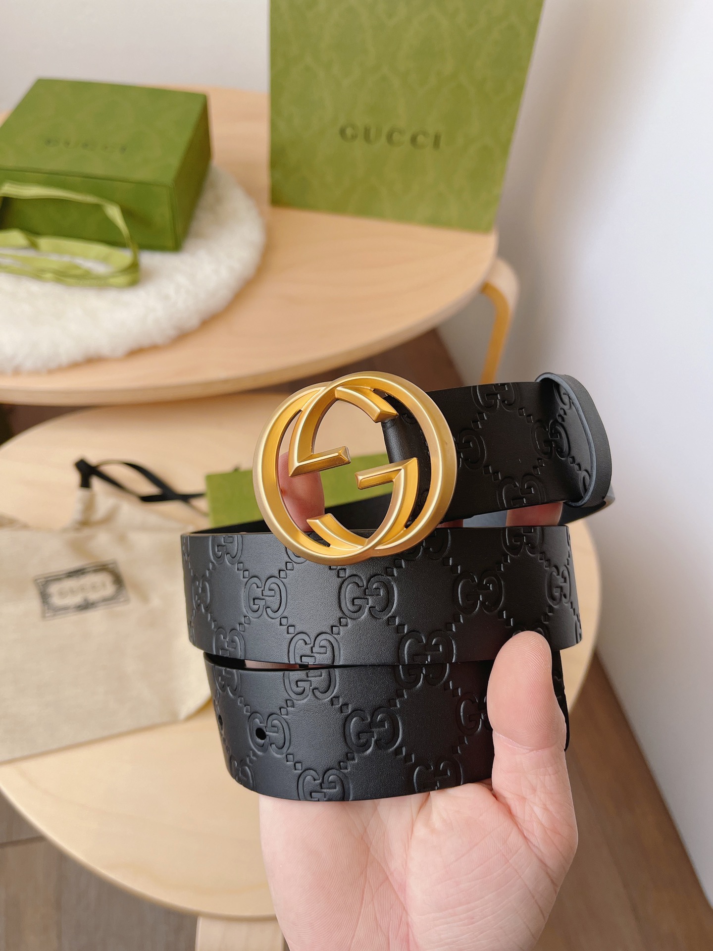 LOUIS VUITTON 루이비통 Monogram Heritage 양면 후드 니트 3