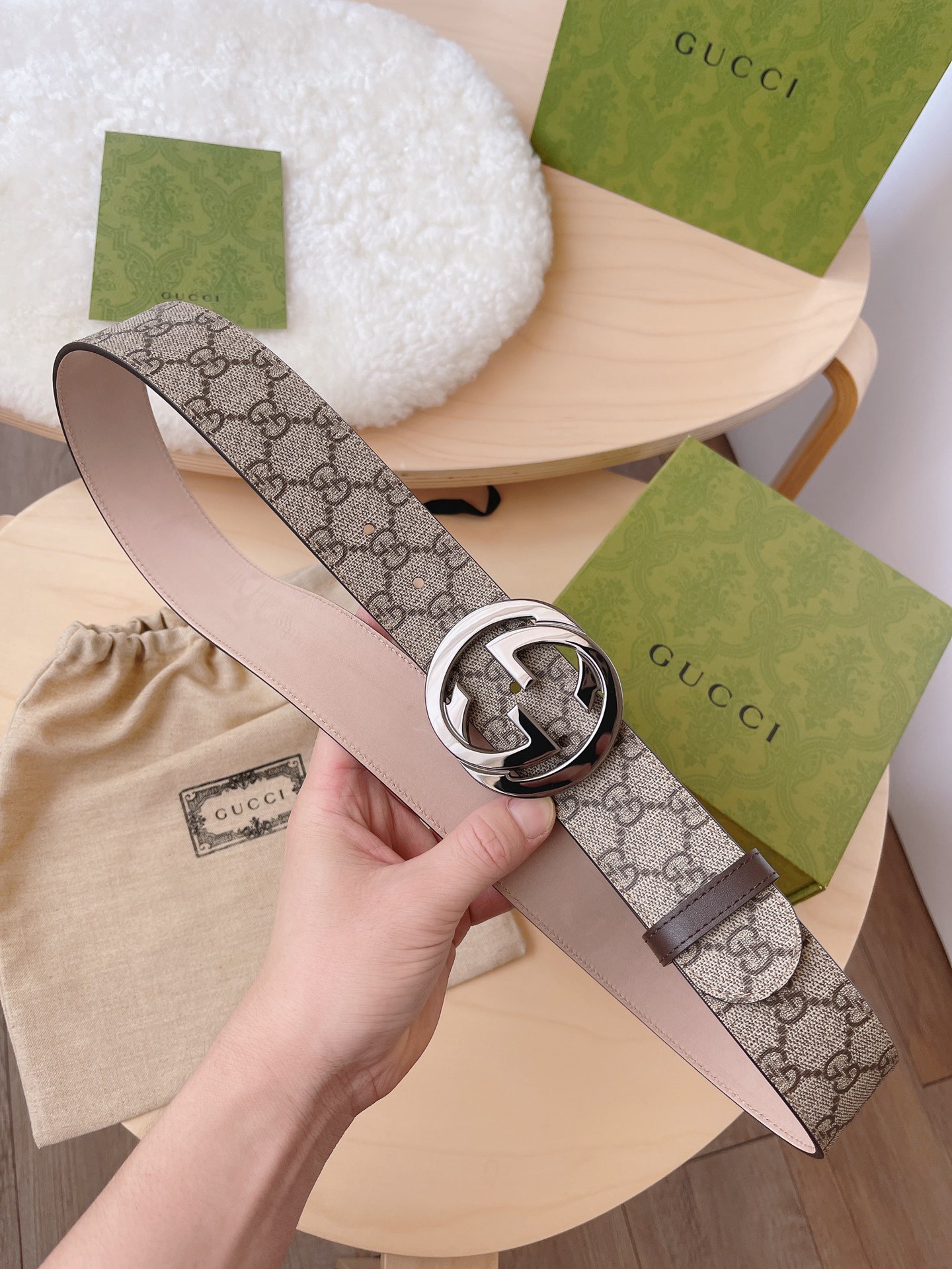 LOUIS VUITTON 루이비통 Monogram Heritage 양면 후드 니트 9