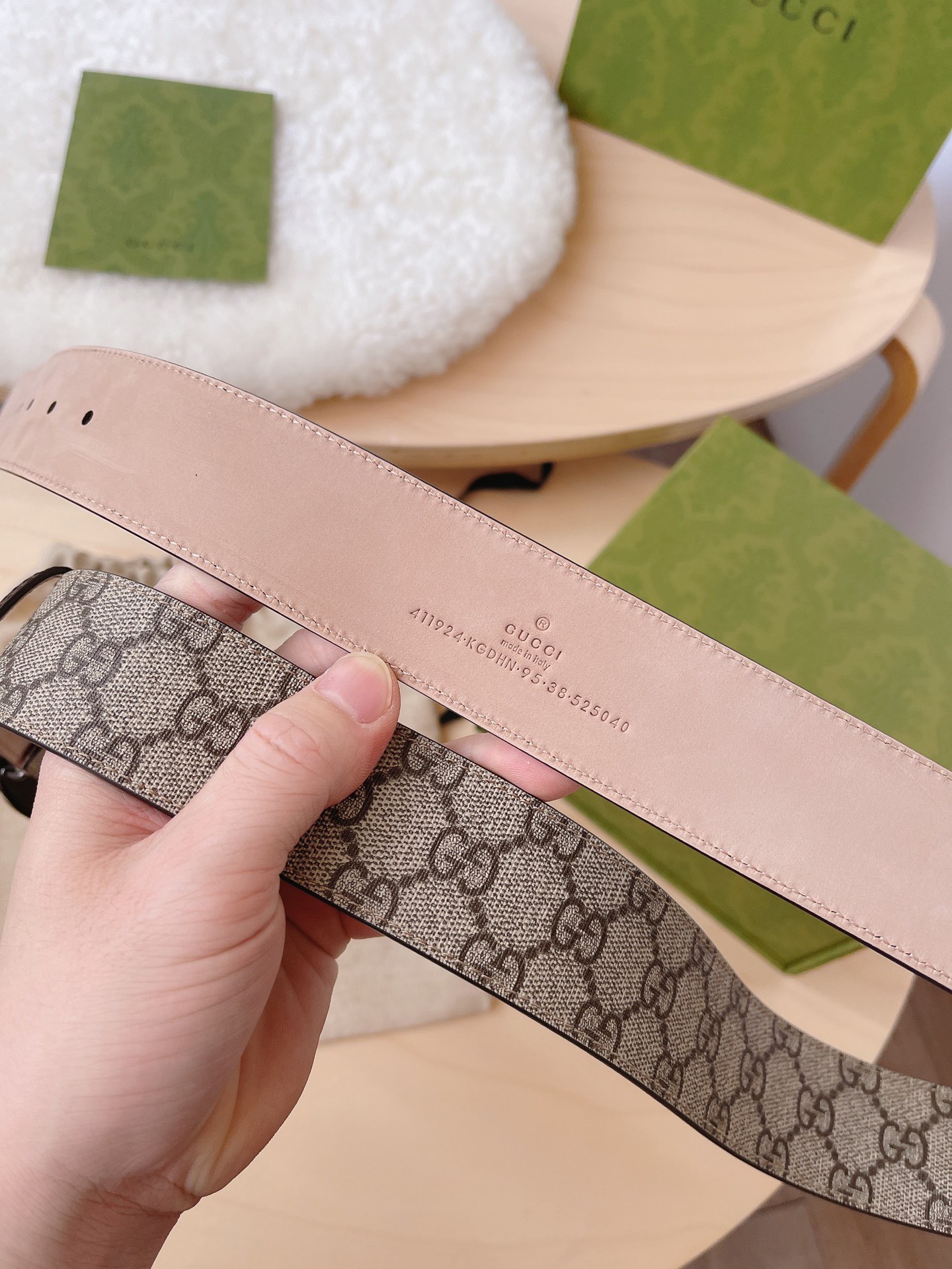 LOUIS VUITTON 루이비통 Monogram Heritage 양면 후드 니트 11