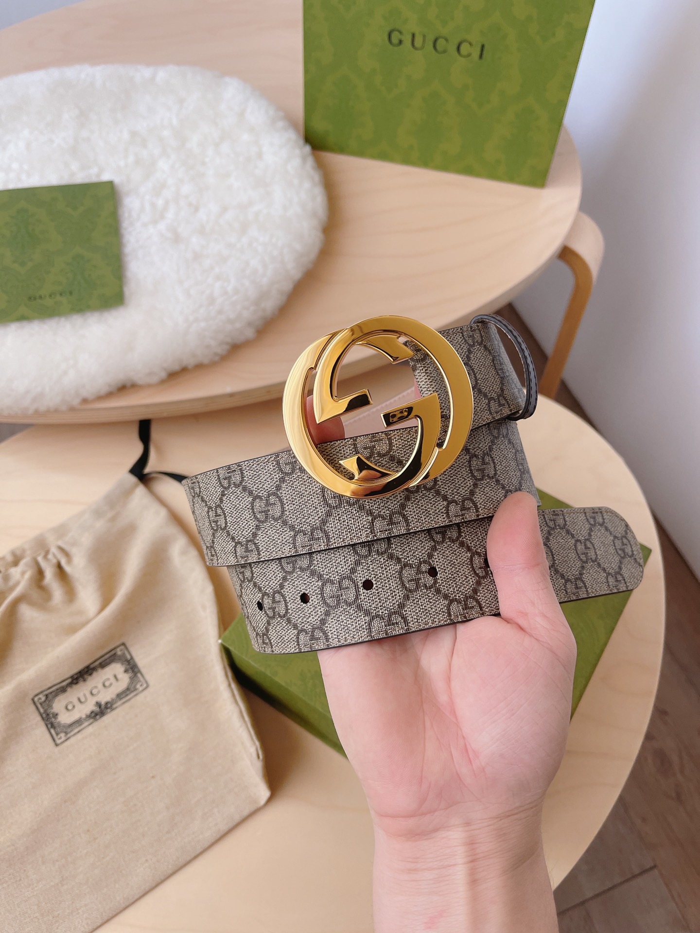 LOUIS VUITTON 루이비통 Monogram Heritage 양면 후드 니트 13