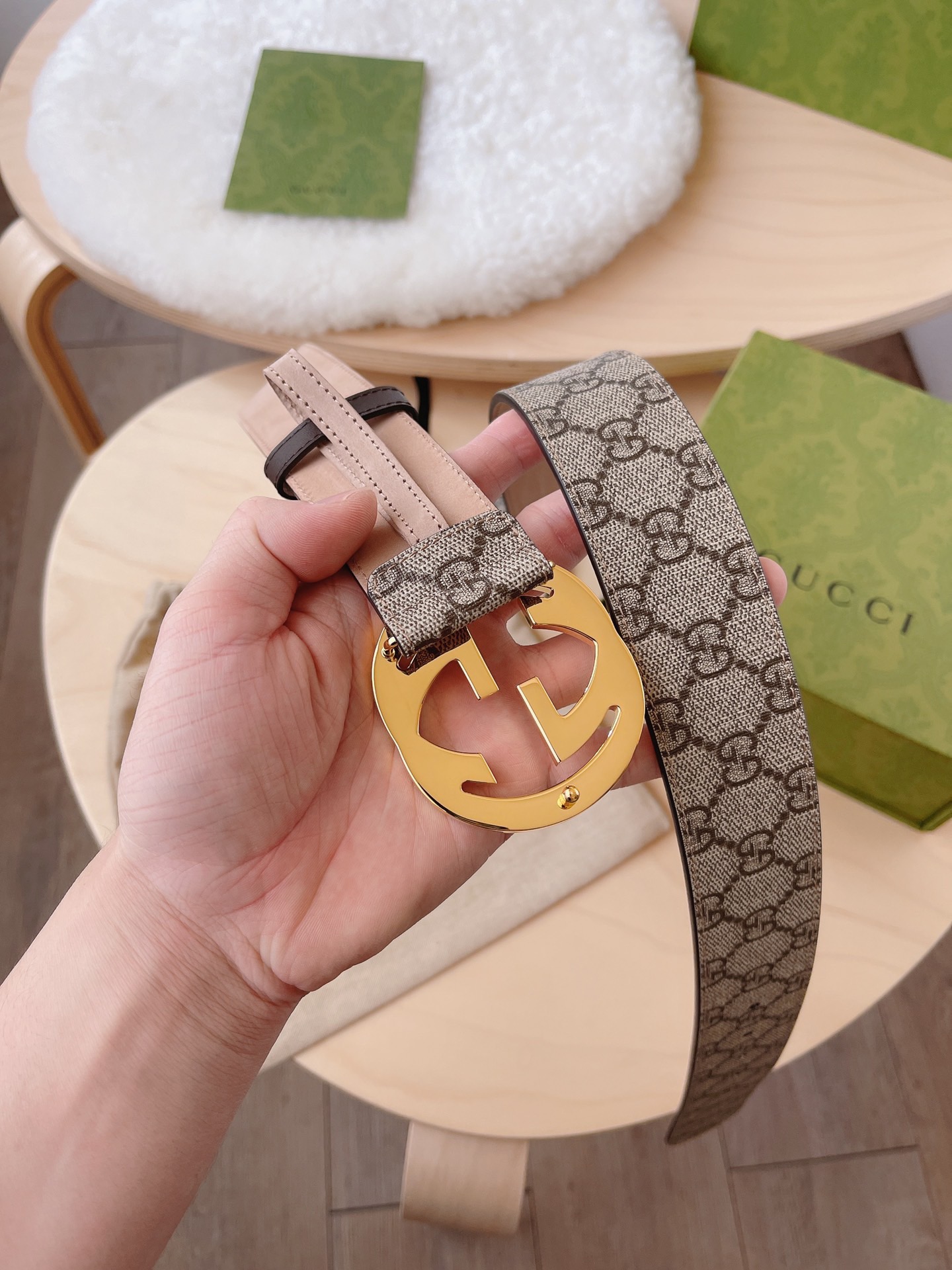 LOUIS VUITTON 루이비통 Monogram Heritage 양면 후드 니트 18