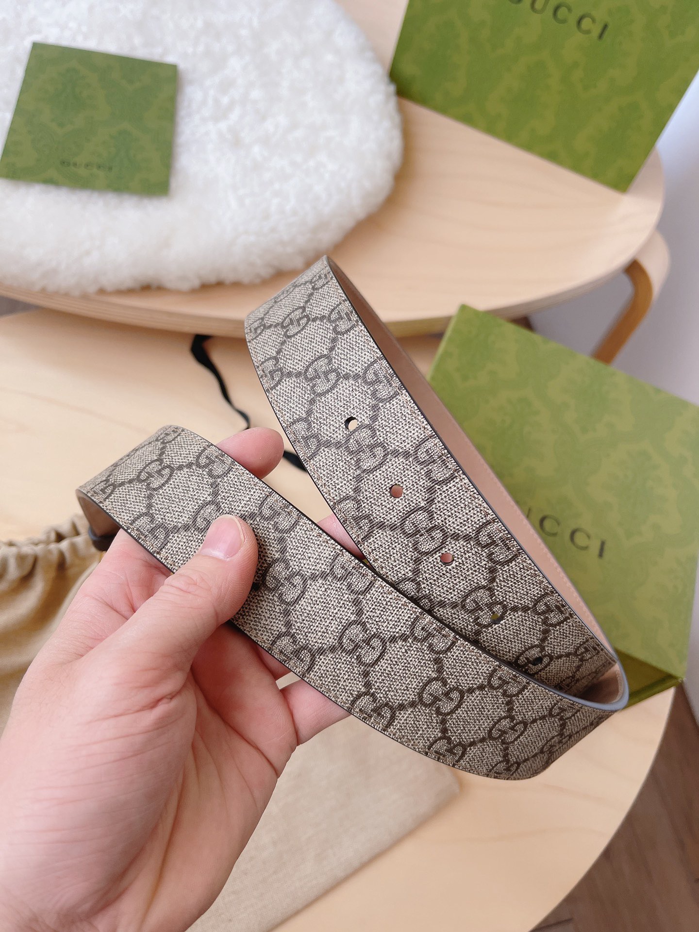 LOUIS VUITTON 루이비통 Monogram Heritage 양면 후드 니트 19