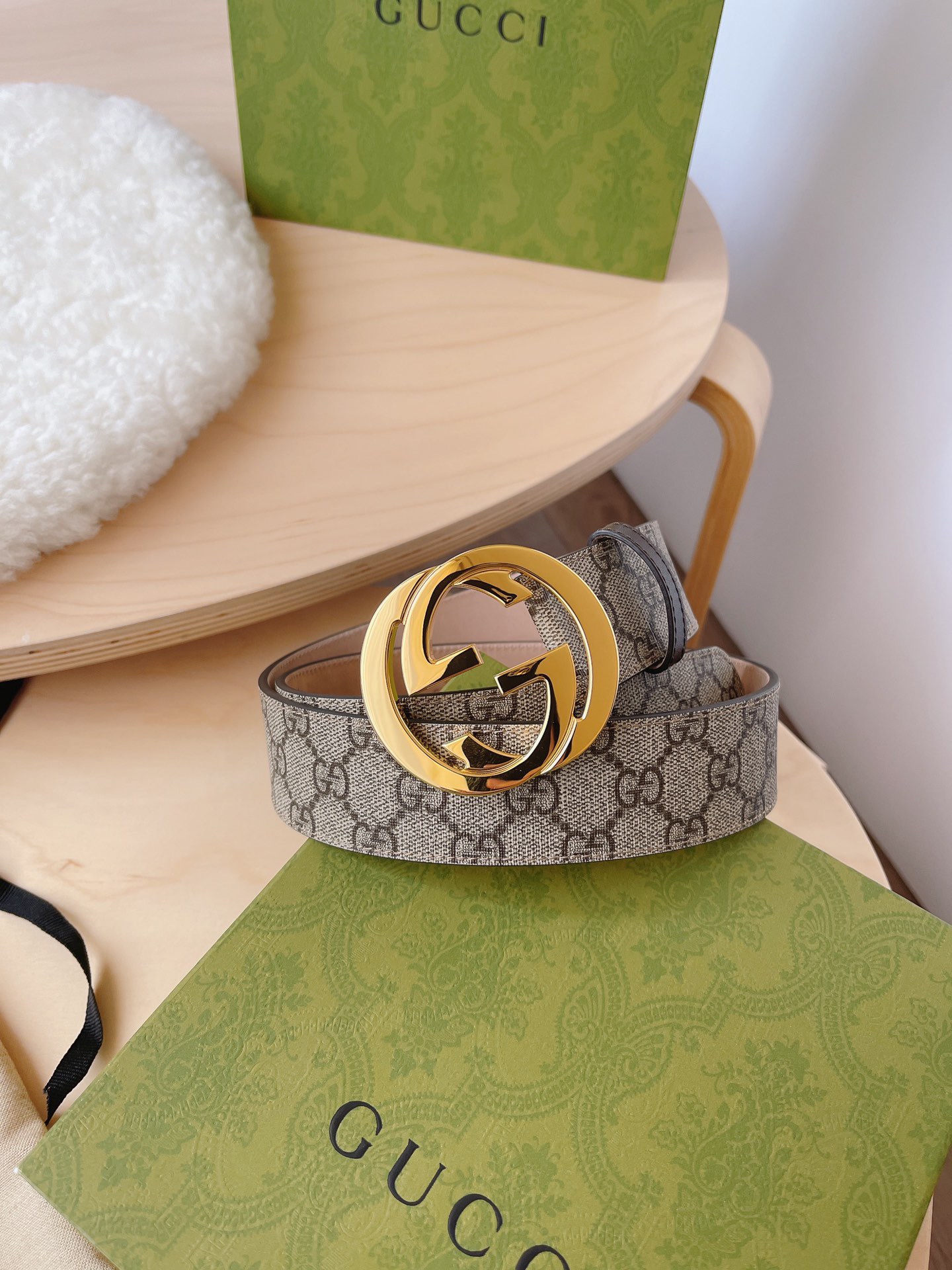 LOUIS VUITTON 루이비통 Monogram Heritage 양면 후드 니트 20