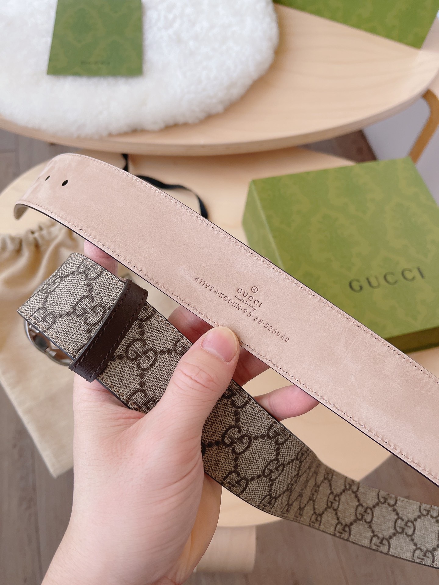 LOUIS VUITTON 루이비통 Monogram Heritage 양면 후드 니트 26