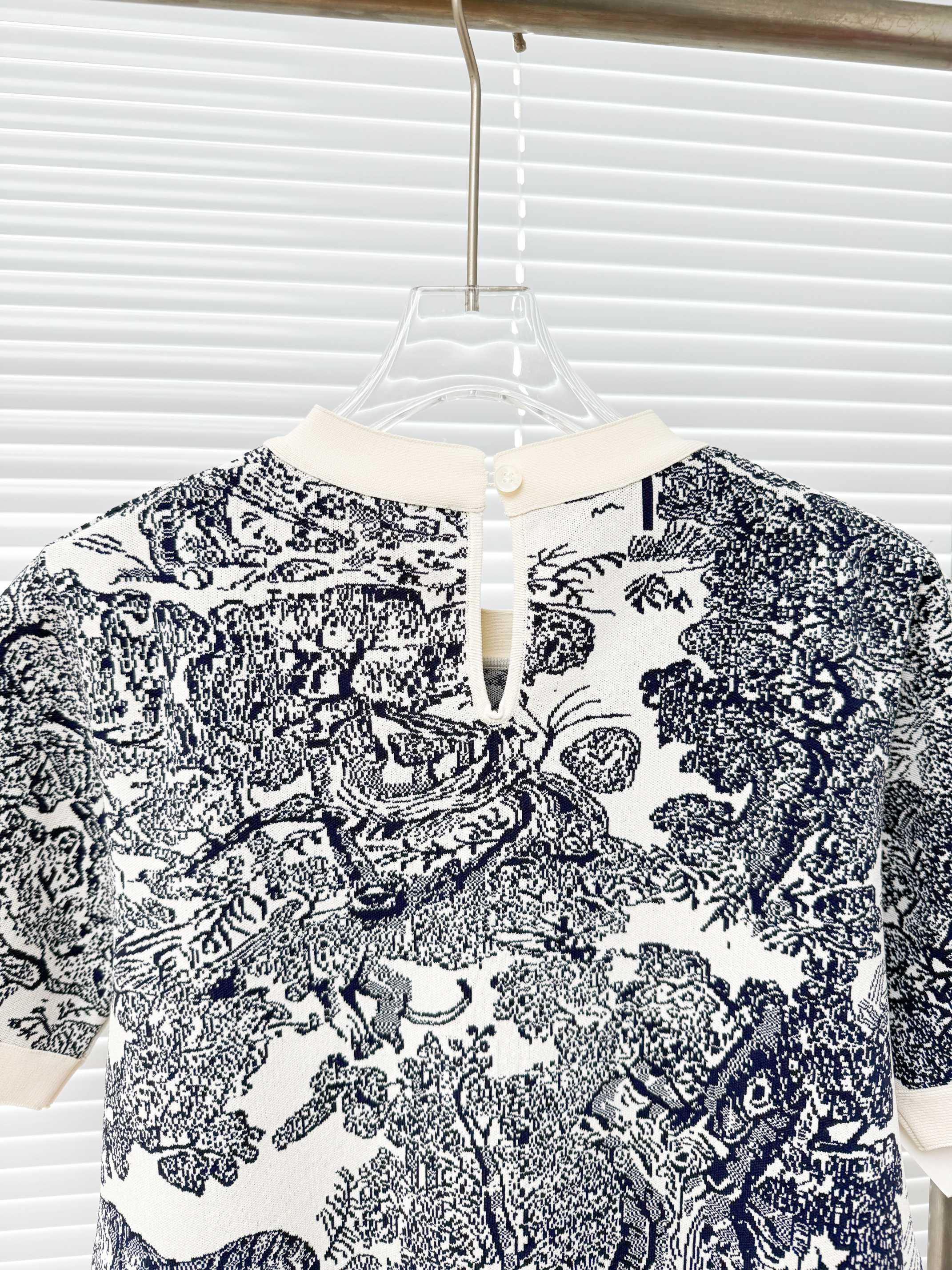 Dior 디올 ‘투알 드 주이’ 애니멀 자카드 반팔 니트 15