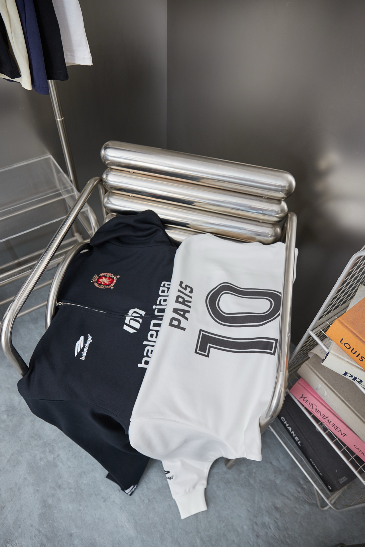 BURBERRY 버버리 클래식 체크 오버핏 라운드 니트 스웨터 22