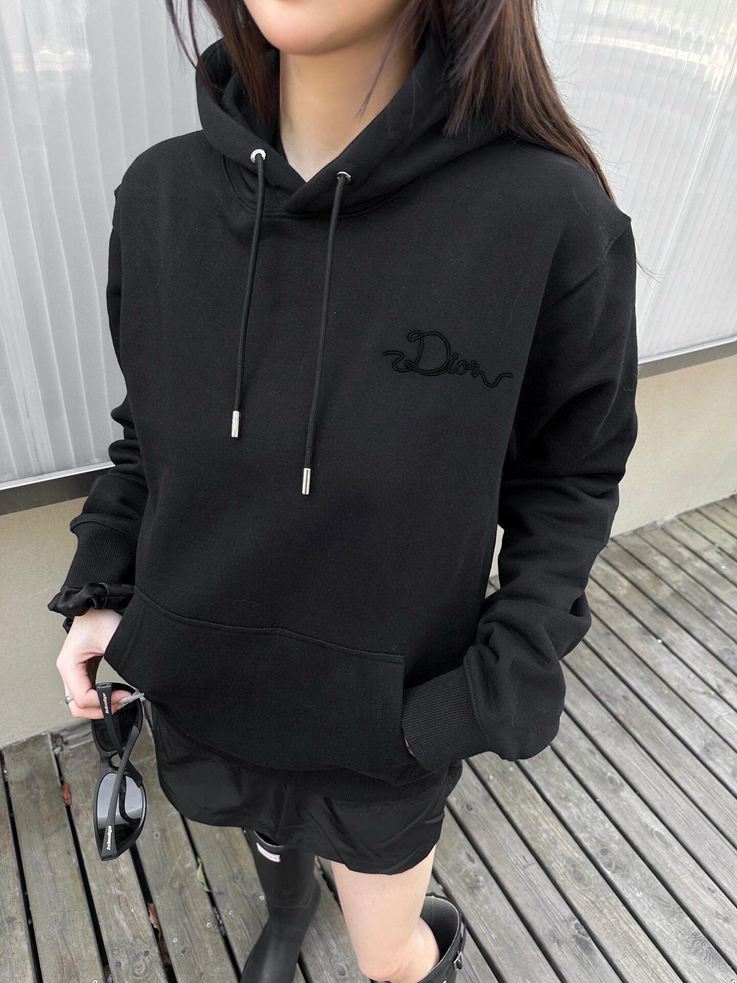 Dior 디올 × Hylton Nel 협업 ‘For My Real Friends’ 자수 봄버 재킷 7