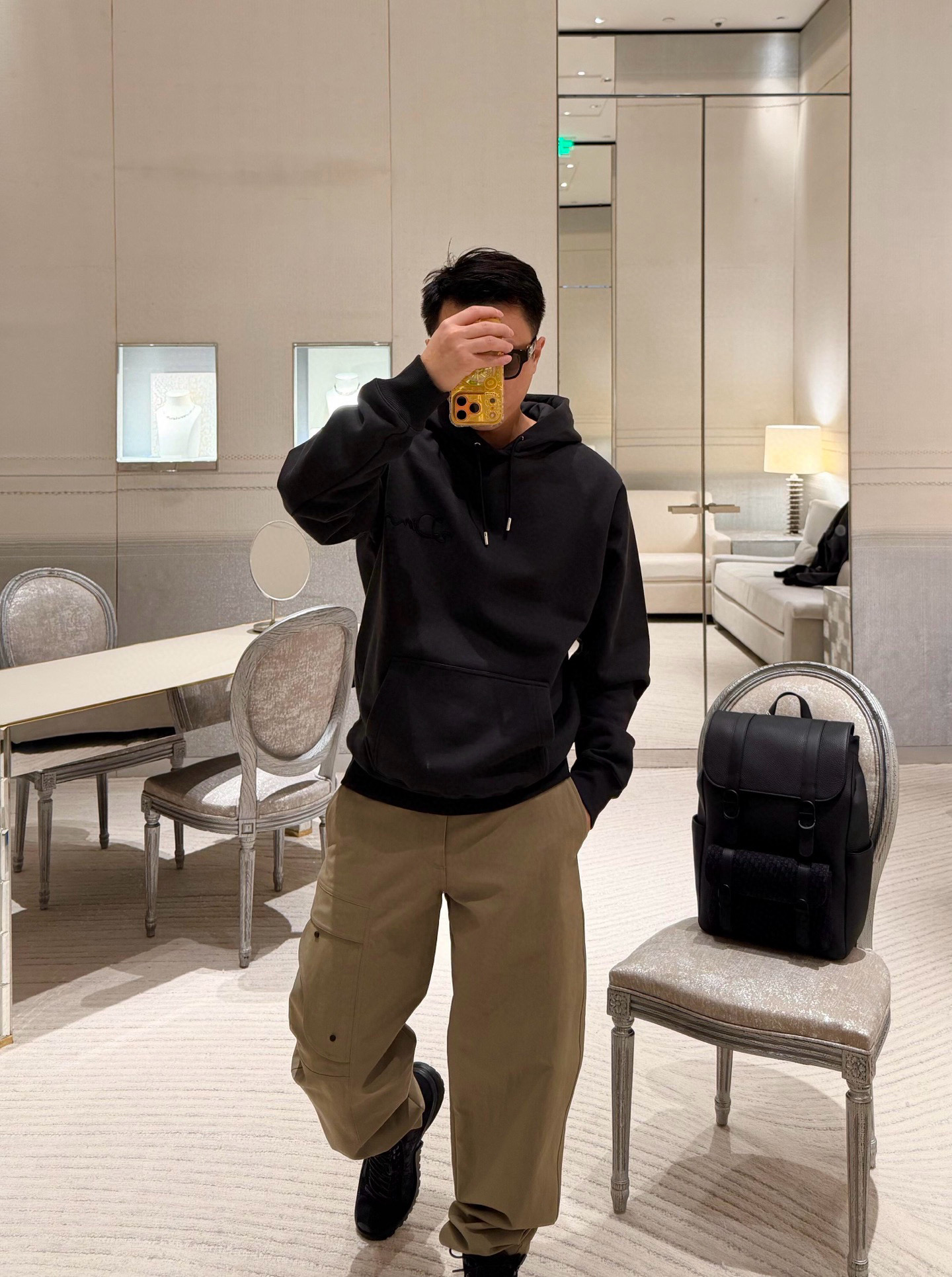 Dior 디올 × Hylton Nel 협업 ‘For My Real Friends’ 자수 봄버 재킷 14