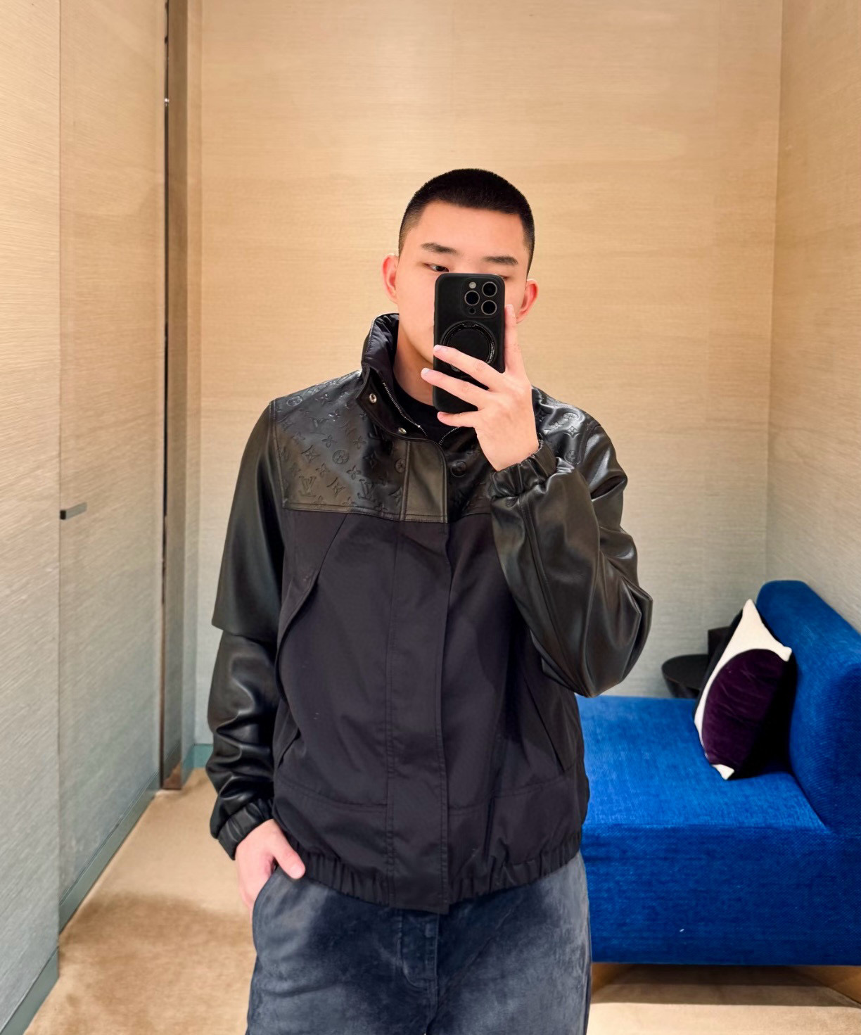 LOUIS VUITTON 루이비통 x Nigo 2025 FW 코이피쉬 니트 하이넥 스웨터 5