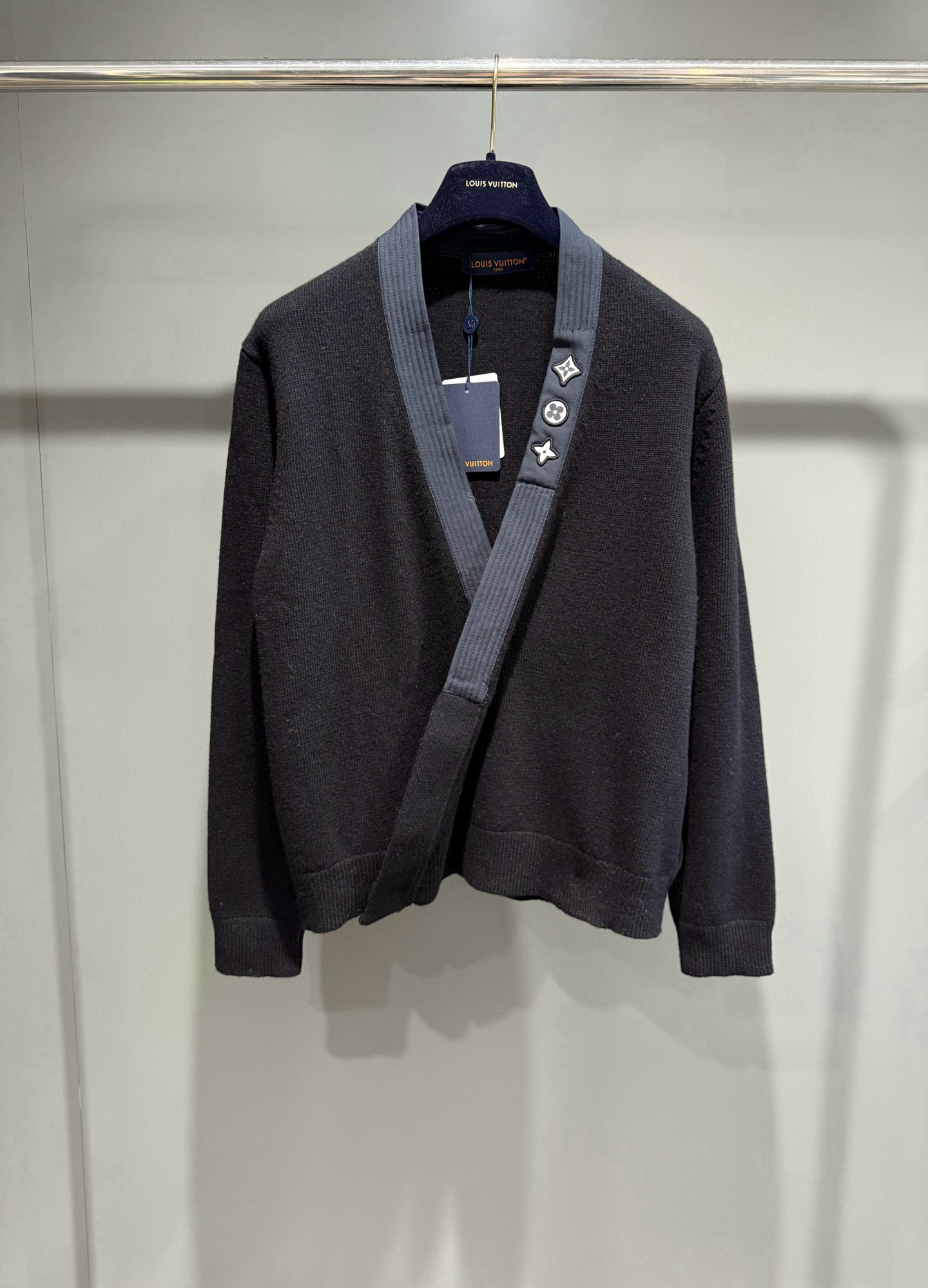 LOUIS VUITTON 루이비통 x Nigo 2025 FW 코이피쉬 니트 하이넥 스웨터 25