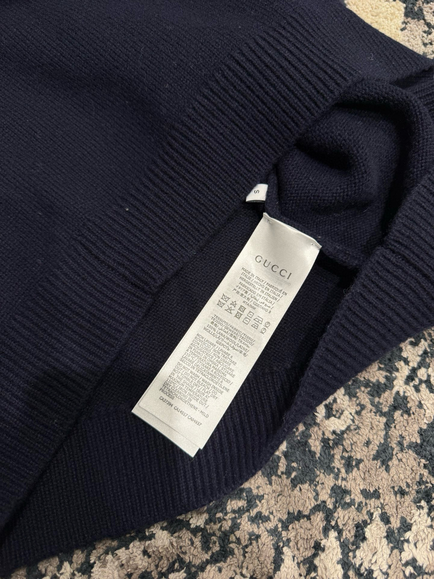 Thom Browne 톰브라운 울 블렌드 버튼 디테일 크루넥 니트 11