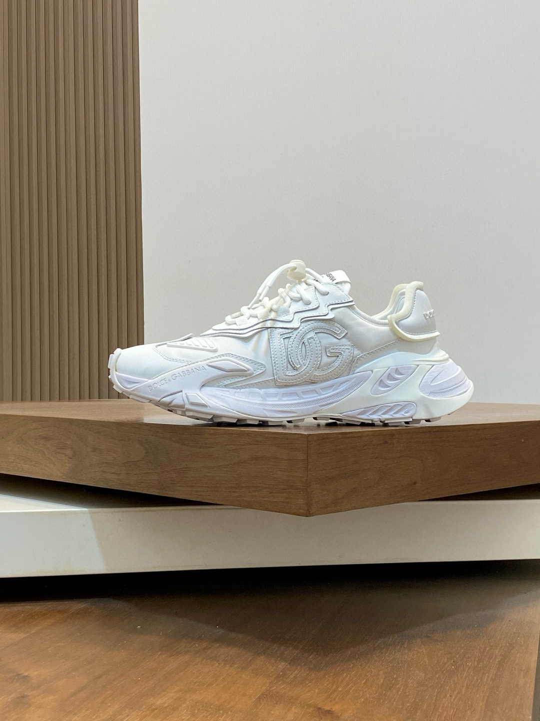 Dolce & Gabbana 돌체앤가바나 DG Cushion 남성 스니커즈 (화이트 & 블랙 믹스 디자인) 2