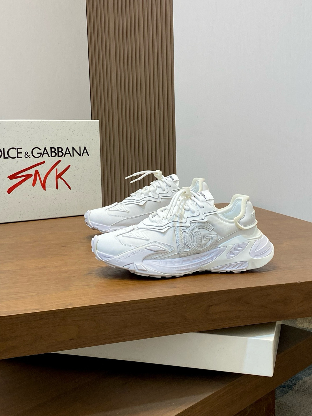 Dolce & Gabbana 돌체앤가바나 DG Cushion 남성 스니커즈 (화이트 & 블랙 믹스 디자인) 3