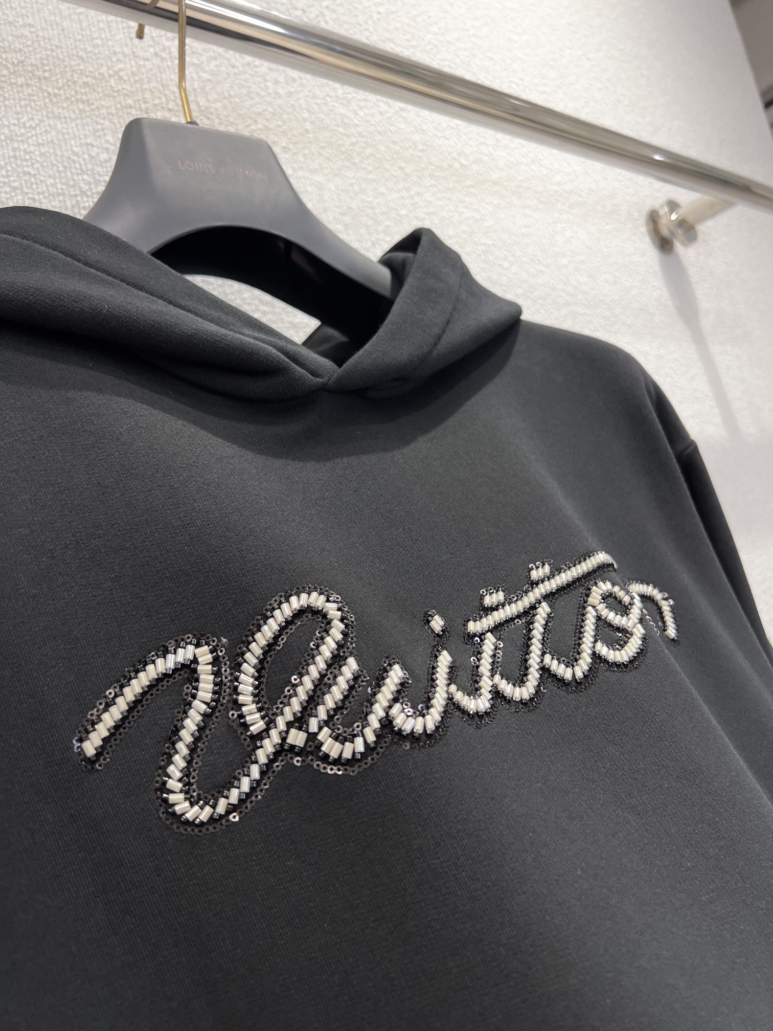 Louis Vuitton 루이비통 진주 자수 로고 후드 티셔츠 15