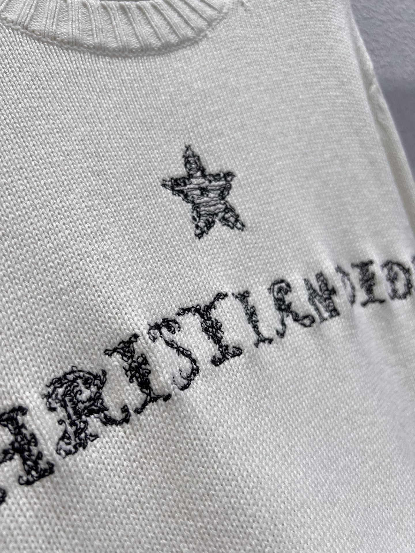 Dior 디오 행운 별 자수 로고 울 니트 9