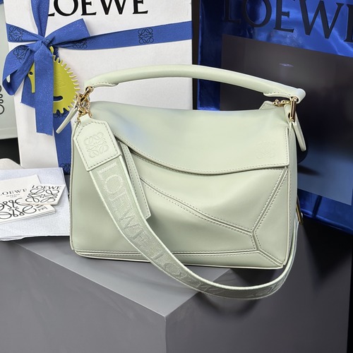 LOEWE Puzzle Small Bag 로에베 퍼즐 스몰 백 230725 민트그린 스무스 카프스킨 24cm