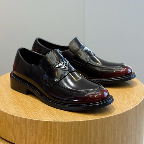 Prada Monolith Brushed Leather Loafer 프라다 모놀리스 브러시드 레더 로퍼 에나멜버건디