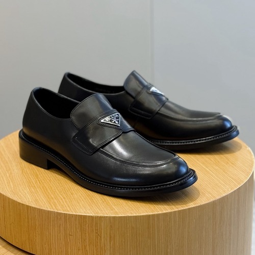 Prada Monolith Brushed Leather Loafer 프라다 모놀리스 브러시드 레더 로퍼 무광블랙