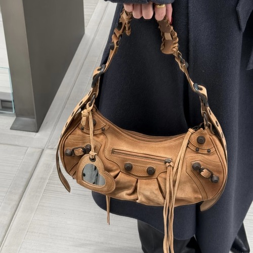 Balenciaga Le Cagole XS Suede Half-Moon Shoulder Bag 발렌시아가 르 카골 XS 스웨이드 하프문 숄더백 26cm