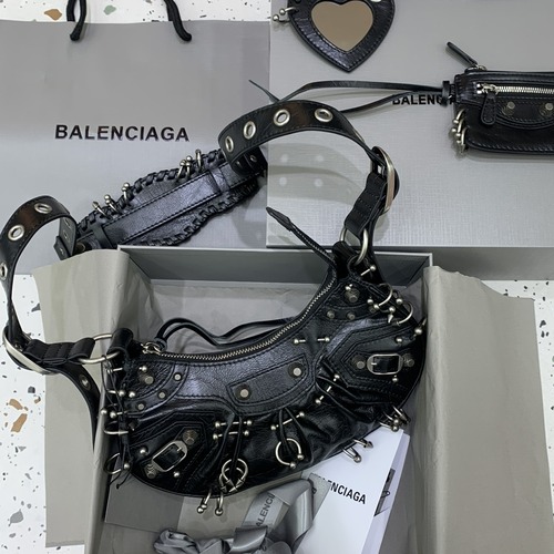 Balenciaga Le Cagole XS Leather Half-Moon Shoulder Bag 발렌시아가 르 카골 XS 레더 하프문 숄더백 블랙 26cm
