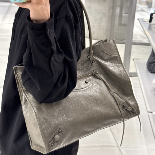 Balenciaga Le City Large Tote Bag 발렌시아가 르 시티백 라지 토트백 카키베이지 골드하드웨어 (8526681080) 38.5cm