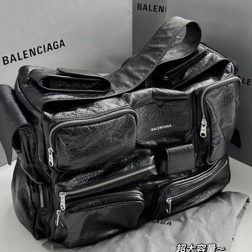 Balenciaga Superbusy Multi-Pocket 발렌시아가 슈퍼비지 멀티 포켓 숄더백 스몰 30cm