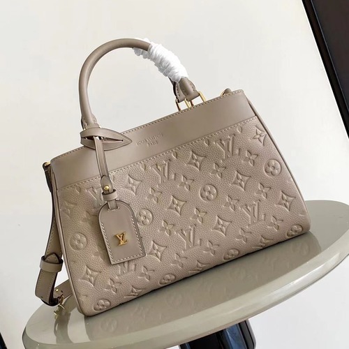 Louis Vuitton City Avenue PM 루이비통 시티 애비뉴 PM 모노그램 엠보스드 가죽 베이지 M25577 / M15231 30cm