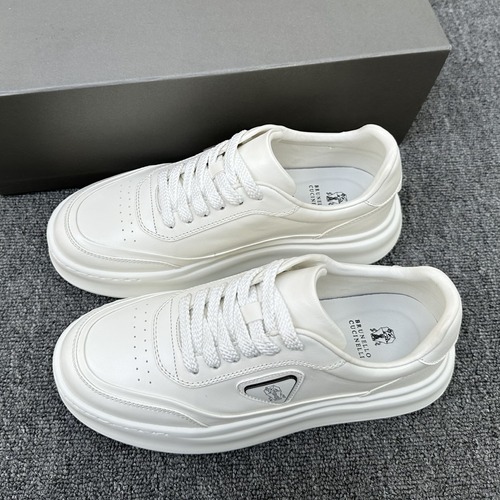 Brunello Cucinelli 브루넬로 쿠치넬리 남성 송아지 가죽 스니커즈 트라이앵글 화이트