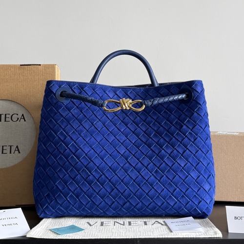 BOTTEGA VENETA  Andiamo Intrecciato 보테가베네타 안디아모 인트레치아토 레더 탑핸들 미디엄백 블루 32cm
