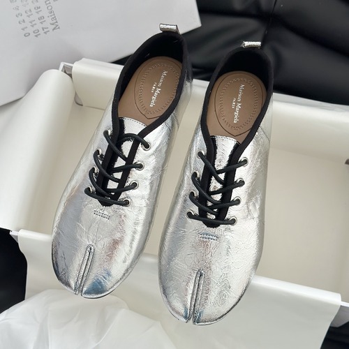 Maison Margiela MM6 메종 마르지엘라 타비 레이스업 슈즈 메탈실버