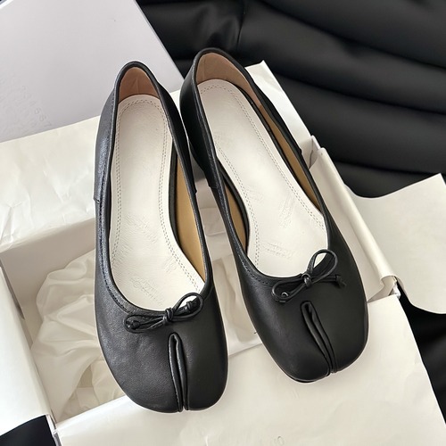 Maison Margiela MM6 메종 마르지엘라 타비 라운드 힐 펌프스 페이퍼블랙 굽높이45mm 