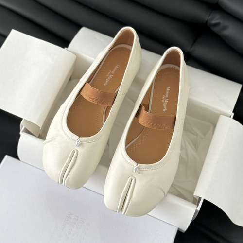 MM6 Maison Margiela 메종 마르지엘라 플리츠 타비 발레리나 아이보리 힐높이 30mm