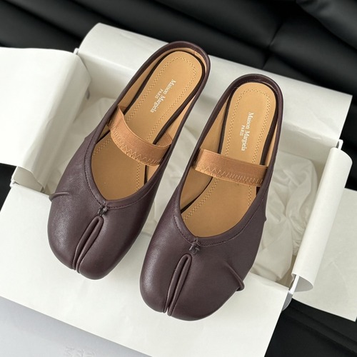 MM6 Maison Margiela 메종 마르지엘라 플리츠 타비 뮬 (반드슬리퍼) 페이퍼버건디