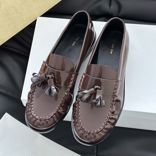 The Row 더 로우 클래식 테슬 로퍼 브라운 굽 2.5cm