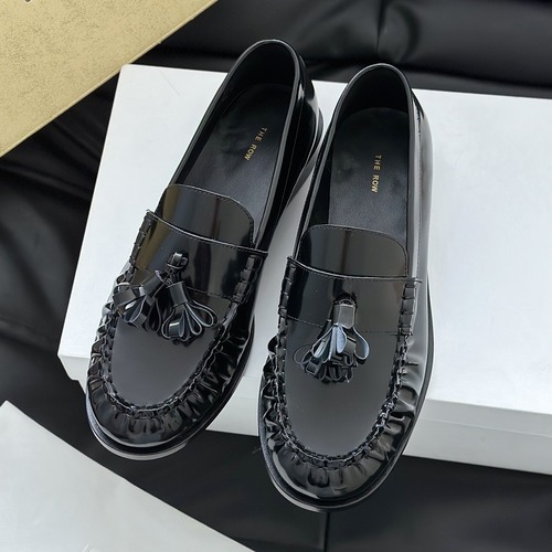 The Row 더 로우 클래식 테슬 로퍼 블랙 굽 2.5cm