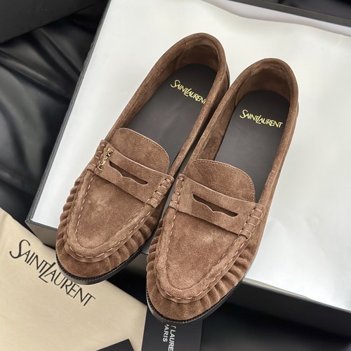 Saint Laurent 생로랑 YSL 르 로퍼 메탈 로고 스웨이드 로퍼 오크브라운