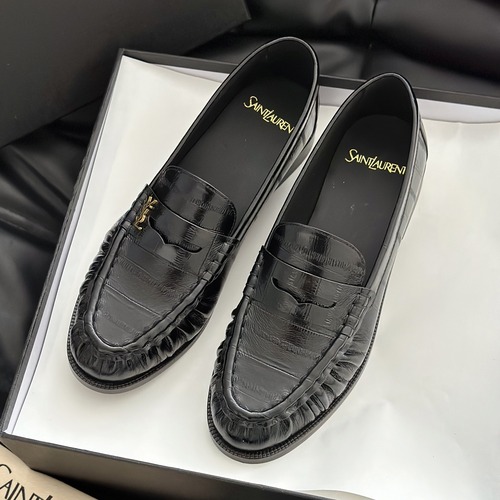 Saint Laurent 생로랑 YSL 르 로퍼 오일드 레더 모카신 로퍼 블랙 굽높이 1.5cm