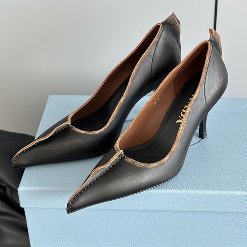 Prada Antiqued Leather Bow Pointed-Toe Kitten-Heel Pumps 프라다 앤티크 레더 보우 포인티드 토 키튼힐 펌프스 페이퍼블랙 굽높이 5.5cm