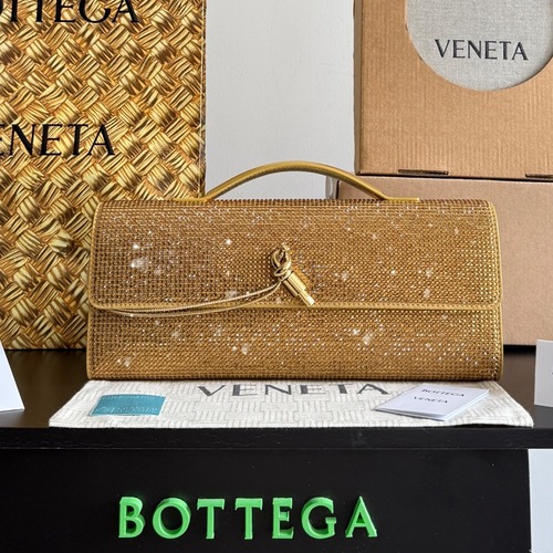 Bottega Veneta Andiamo Crystal Nappa Top Handle Clutch 보테가 베네타 안디아모 크리스탈 나파 탑핸들 클러치 골드 31cm